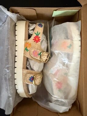 Cat & Jack Girls’ Sequerah Sandals
